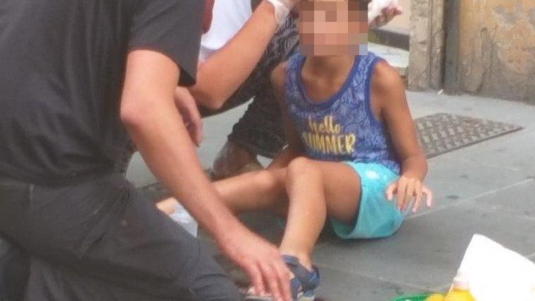 Sbarra di ferro cade da oltre dieci metri bambino diventa una maschera di sangue