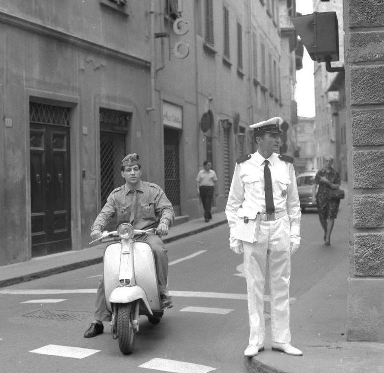 Quando i vigili erano vestiti di bianco 