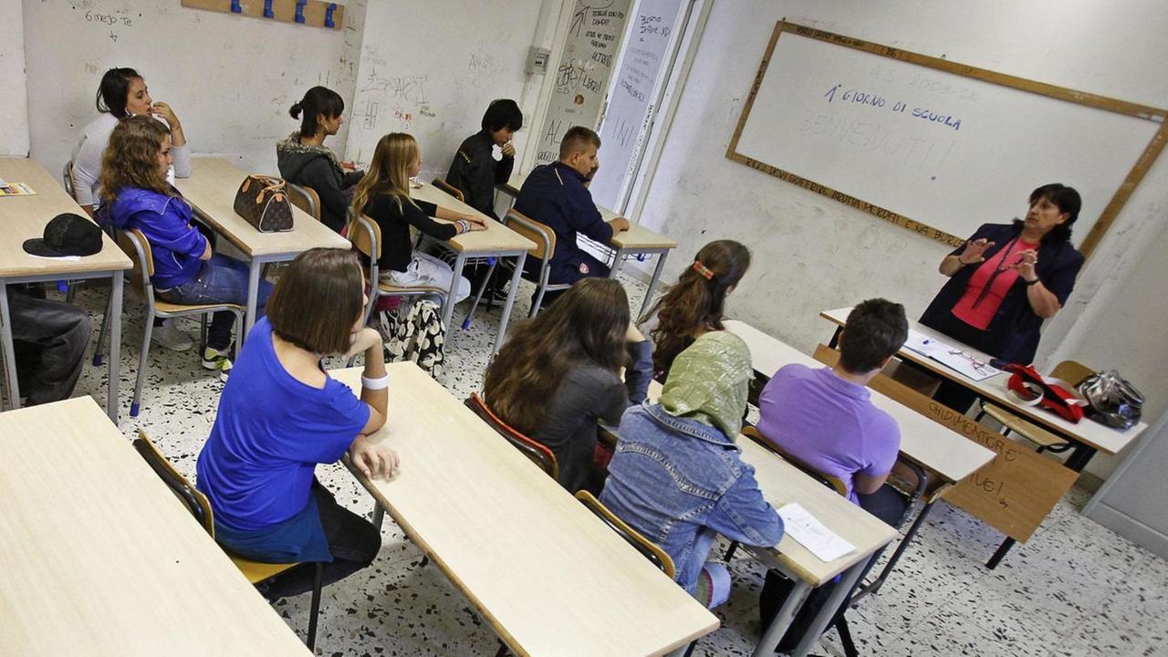Un esercito di aspiranti supplenti, 16mila domande per un posto da precario: molti temono di perdere il lavoro che hanno