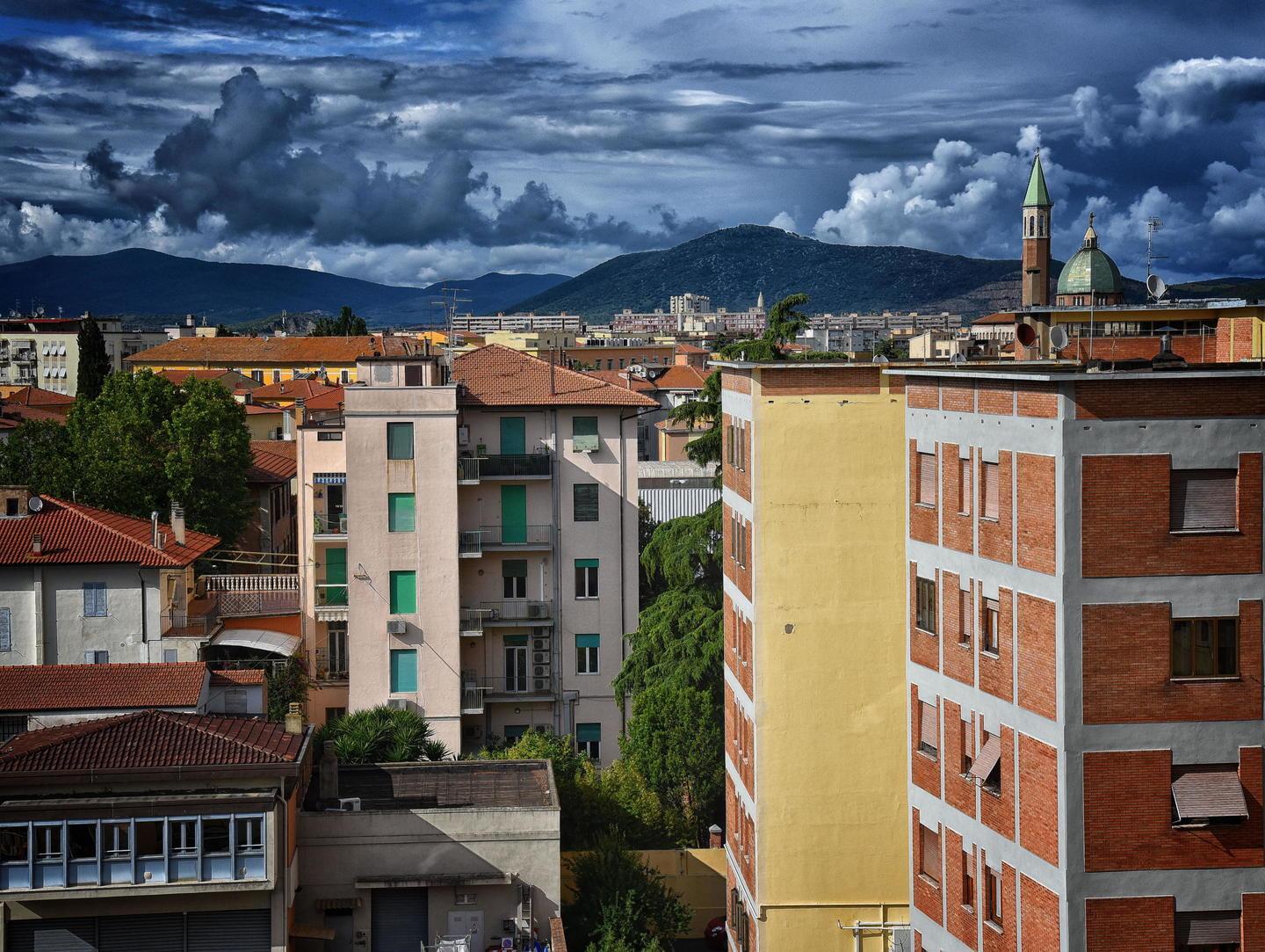 Hai una vecchia casa lontano dalla costa? Puoi fare affari sul mercato immobiliare 
