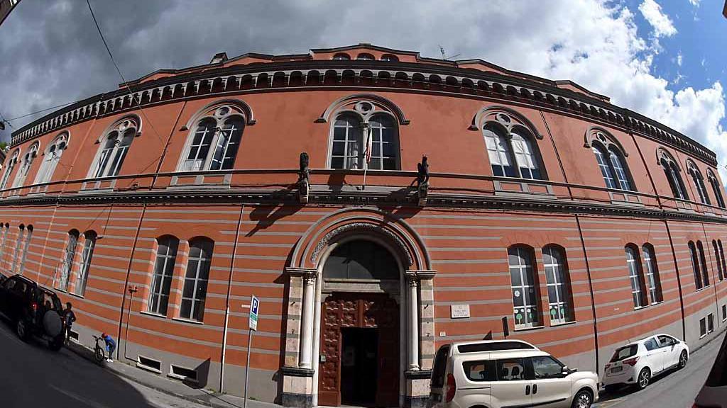 L’esterno della Media Carducci