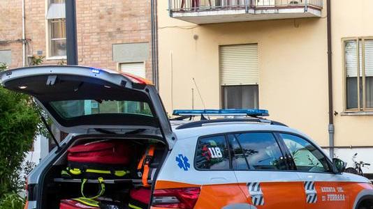 Ferrara. Rompe in casa la porta a vetri: bimbo di 8 anni resta ferito