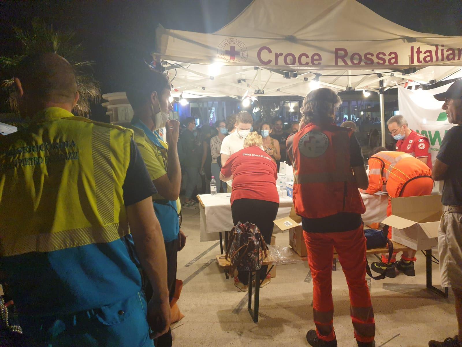 Una precedente tappa di "Movida si...cura" (foto Croce Rossa Rosignano)