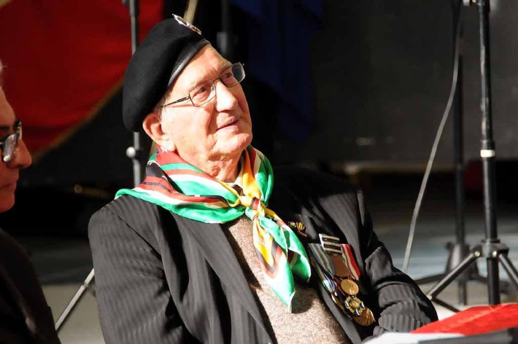 È il simbolo delle atrocità di tutte le guerre:  compie cento anni il cavalier Libero Cosci 