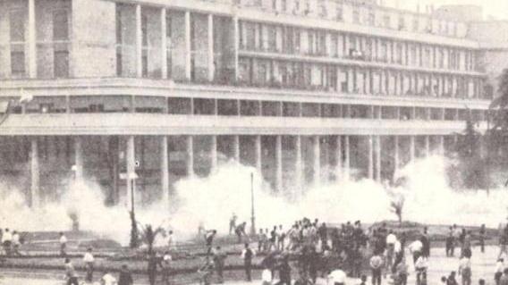 La destra a spasso per la città rossa. Ribattezza “Cavour” la piazza dei Martiri