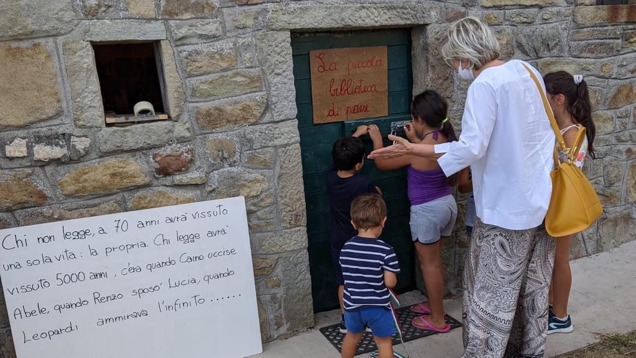 Inaugurata nei giorni scorsi a Succisa la “Piccola biblioteca di paese”