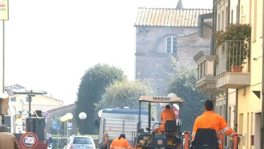 Capannori tra le prime auto e i carretti