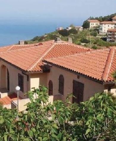 Terrazza e vista su Campese a 1.300 euro al mq