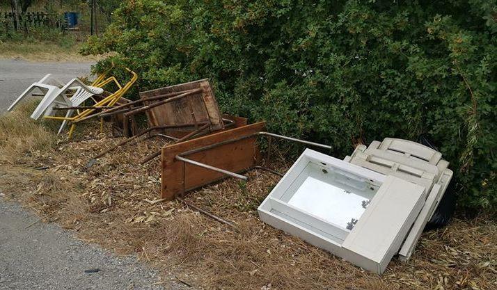 L’inciviltà non va in ferie Ancora segnalazioni di rifiuti abbandonati 