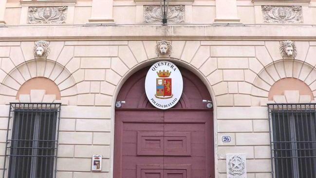 Danni e molestie alla ex per un cinquantenne scatta l’ammonimento