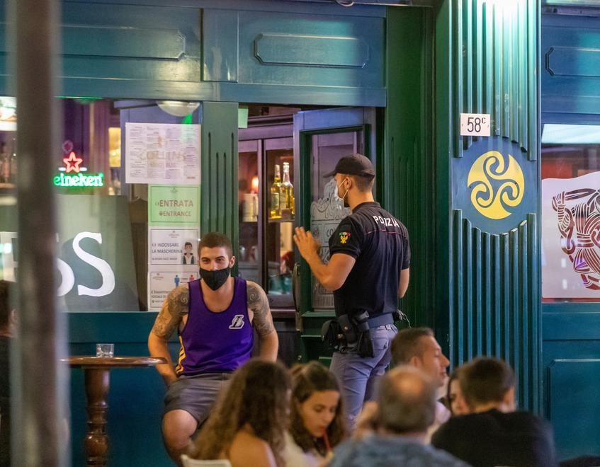 Stretta sull’obbligo di mascherina Più controlli a Ferrara e ai Lidi 