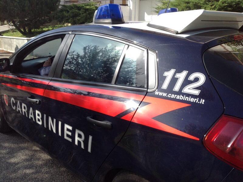 Ucciso in strada nel Fiorentino, caccia nella notte all'omicida