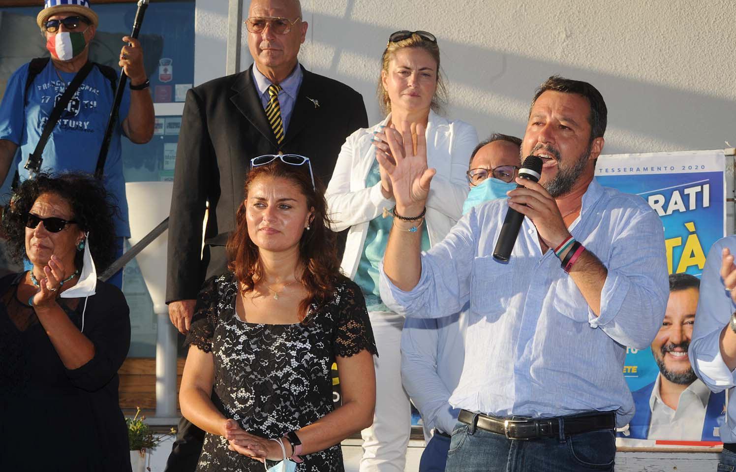 Salvini e Ceccardi in tour: «A Piombino abbiamo battuto la sinistra e stavolta possiamo vincere in Toscana» 