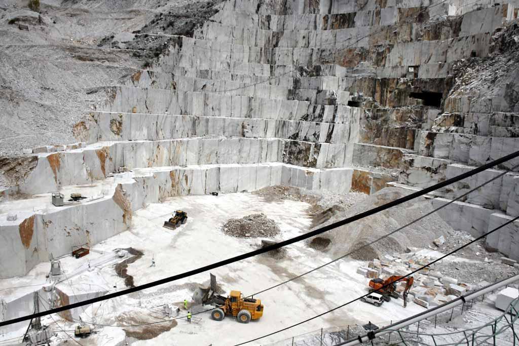 Il marmo top è soltanto in poche cave: ecco quantità e qualità dei materiali secondo le schede del Comune