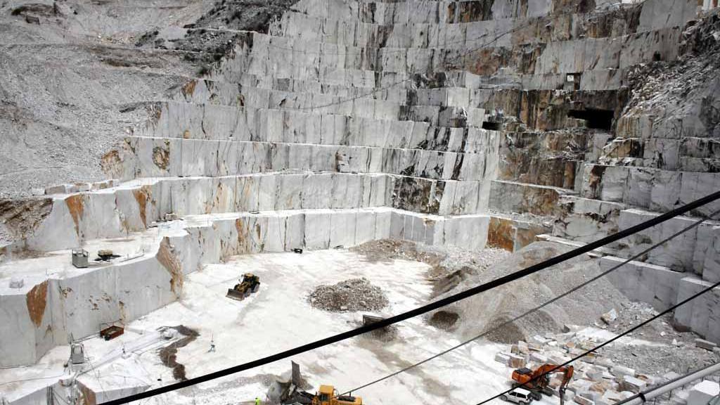 Il marmo top è soltanto in poche cave: ecco quantità e qualità dei materiali secondo le schede del Comune