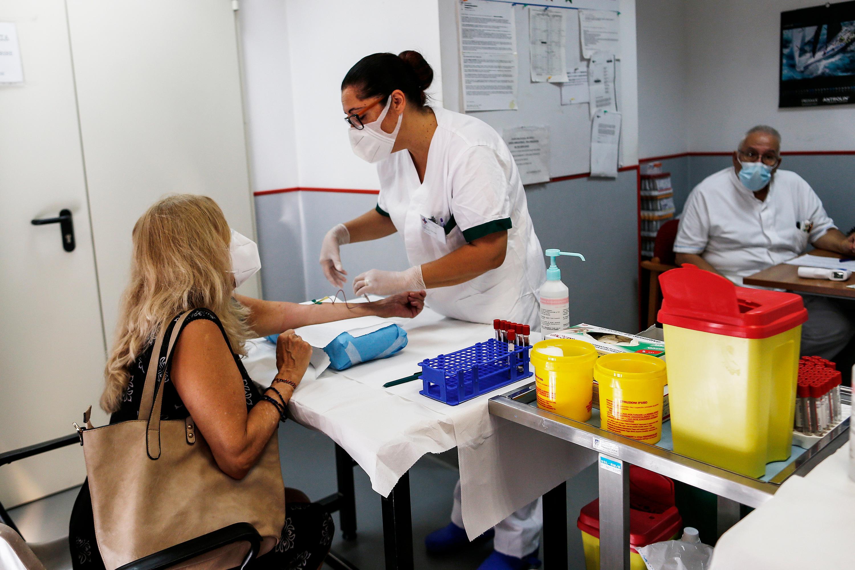 Scuola, in Emilia-Romagna dal 24 agosto test sierologici a insegnanti e personale 