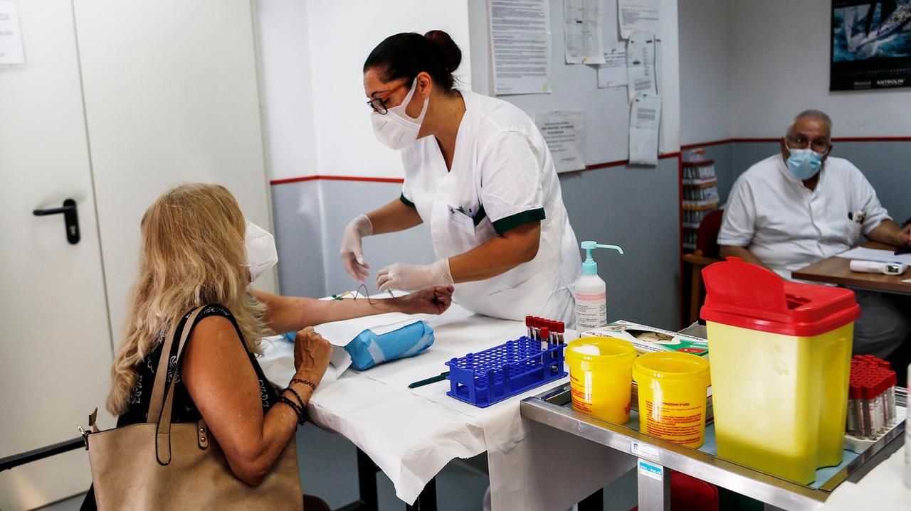 Scuola, in Emilia-Romagna dal 24 agosto test sierologici a insegnanti e personale