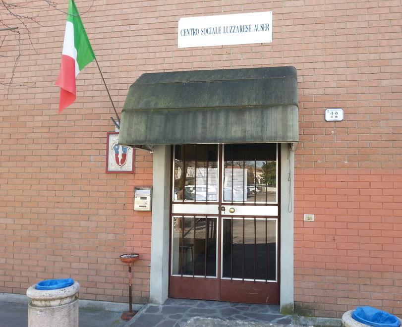 L'ingresso del centro Auser di Luzzara