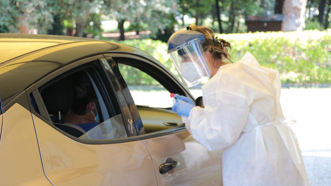 Calciatore dilettante ha il Covid: test sierologico per 4 giocatori