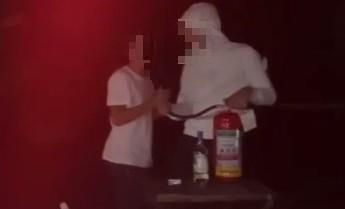Ragazzini in spiaggia con alcool ed estintore L’ira dei balneari