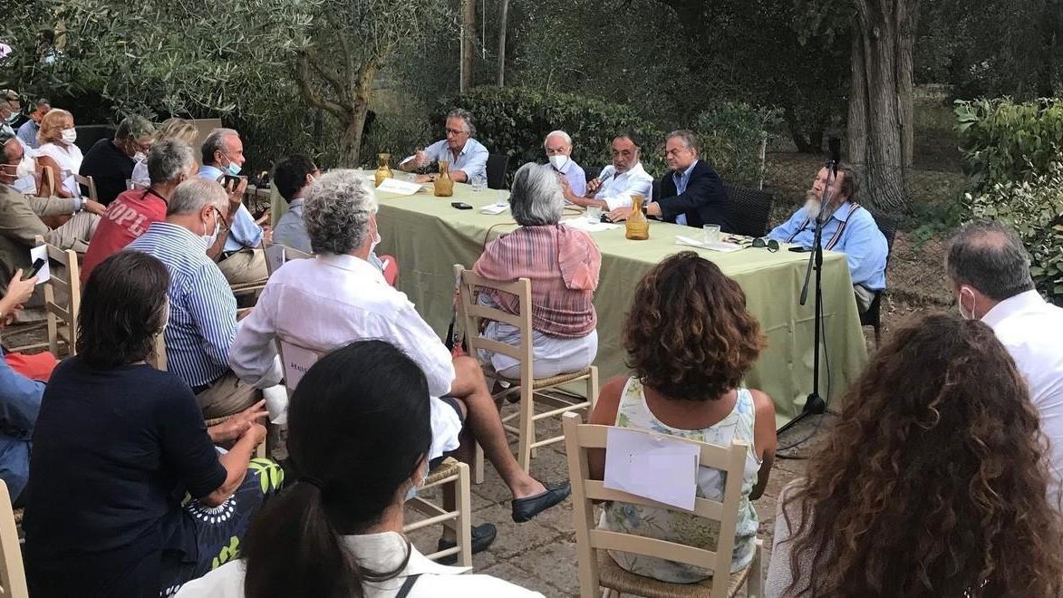 Banchiere o anche politico? L’enigma Mario Draghi sotto gli ulivi di Polverosa