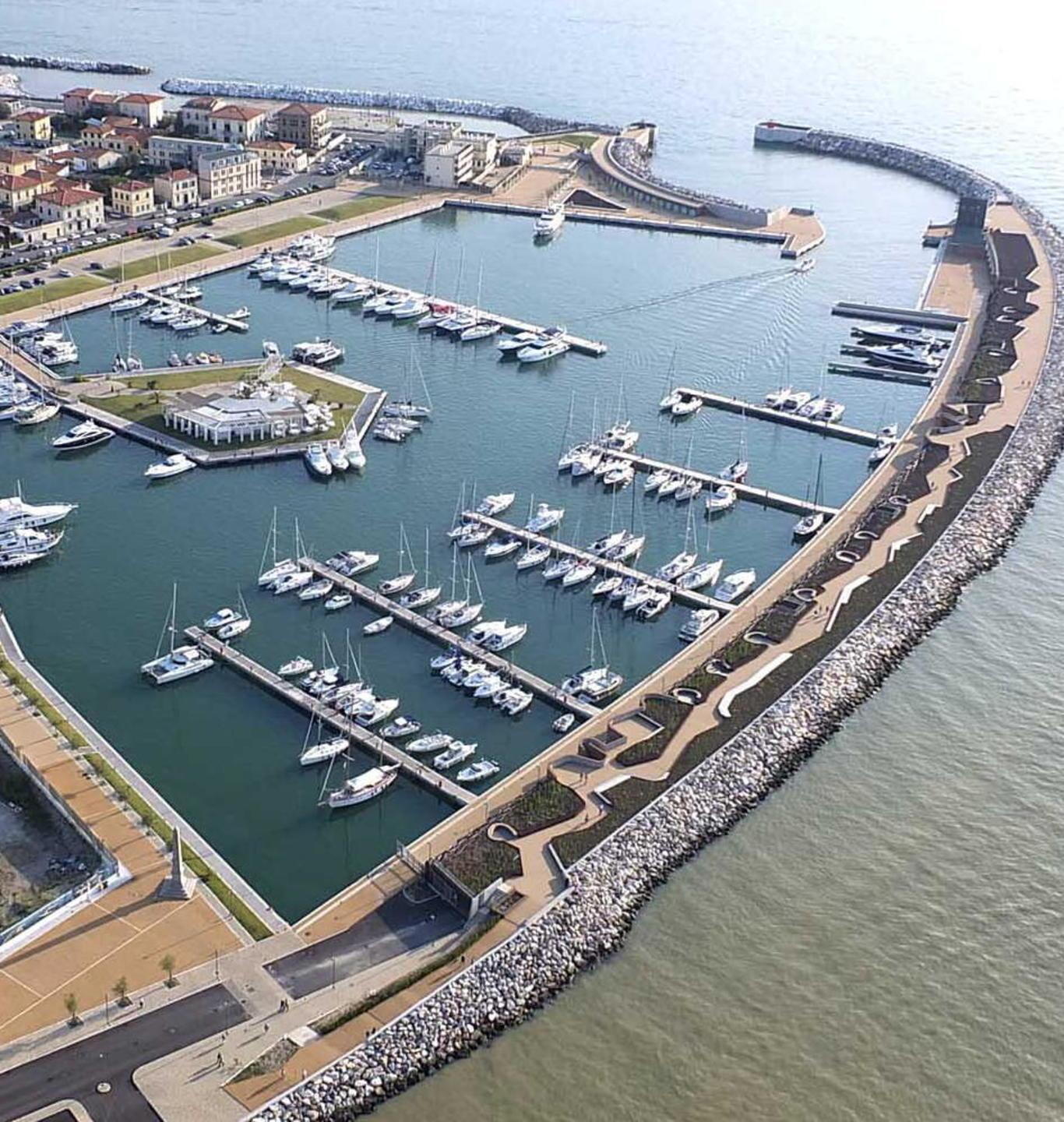 Sì al concordato, ora il porto di Marina può essere ceduto al gruppo francese 