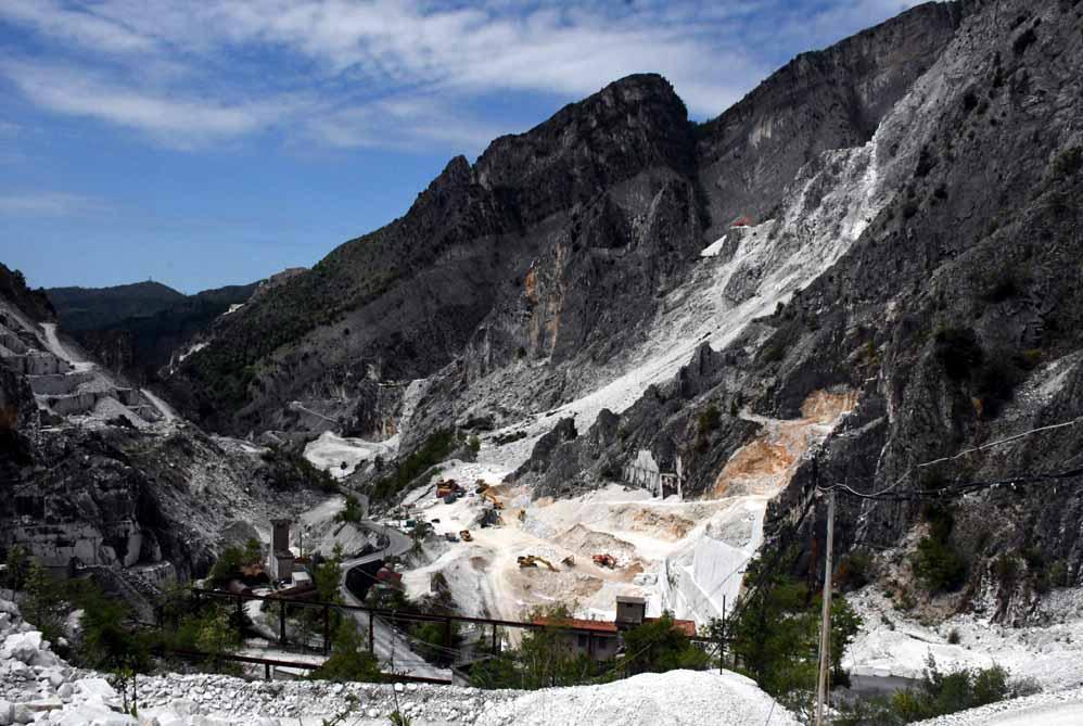 Marmo, tutti i valori medi e il totale della tassazione delle 81 cave attive 
