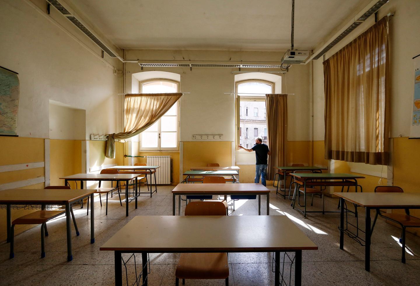 Pochi bus e assunzioni in ritardo: le scuole rischiano l’avvio nel caos 