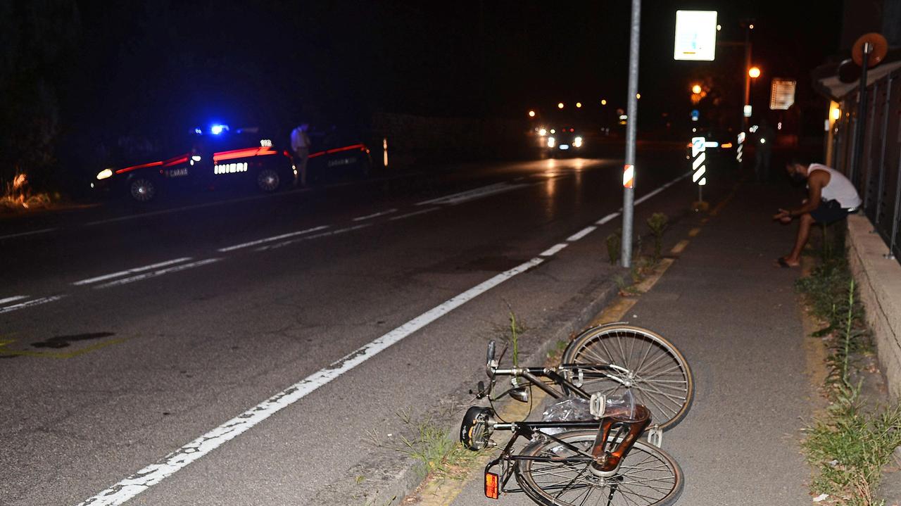 Fiorano, colto da malore cade dalla bici e viene travolto da un'auto