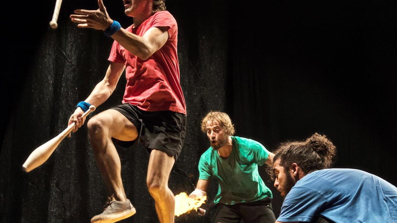 Cabaret, giochi e poesia per i più piccoli Stasera la rassegna degli artisti di strada