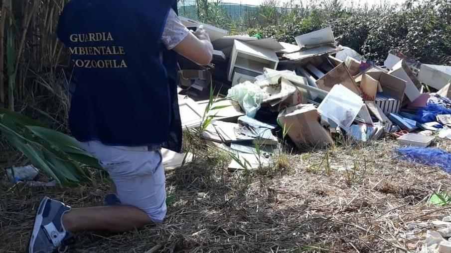 Eco-guardie per il decoro contro l’abbandono rifiuti