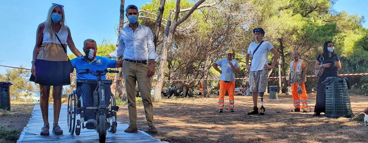 Inaugurata la passerella per portatori di handicap