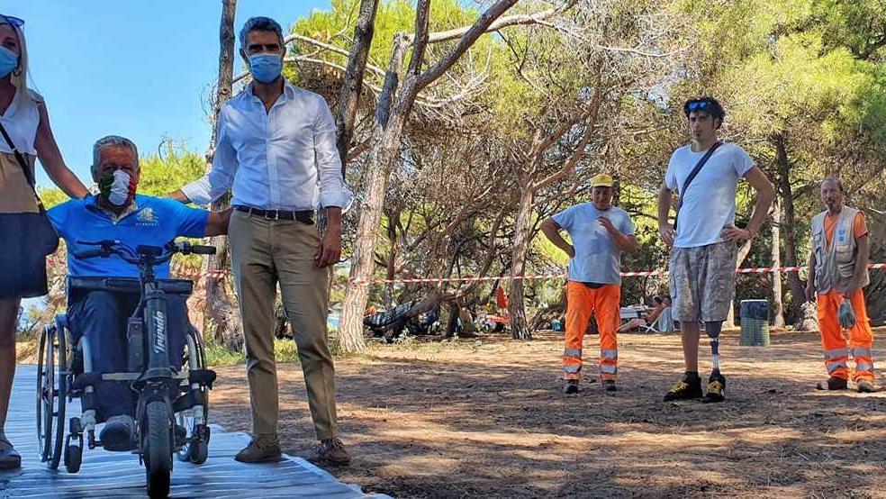 Inaugurata la passerella per portatori di handicap