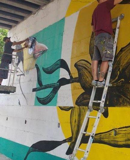 Un murale sulla scuola media «Omaggio alla partigiana Lucia» 