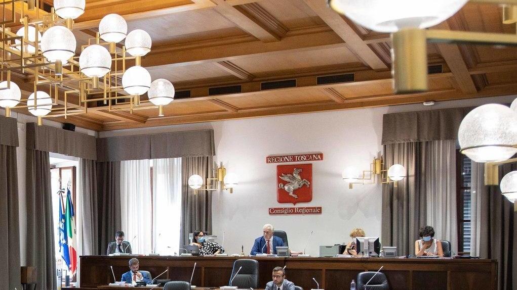 Una seduta del consiglio regionale