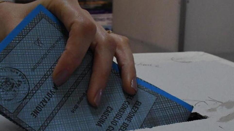 Seggi aperti per due giorni: referendum, regionali e sindaco