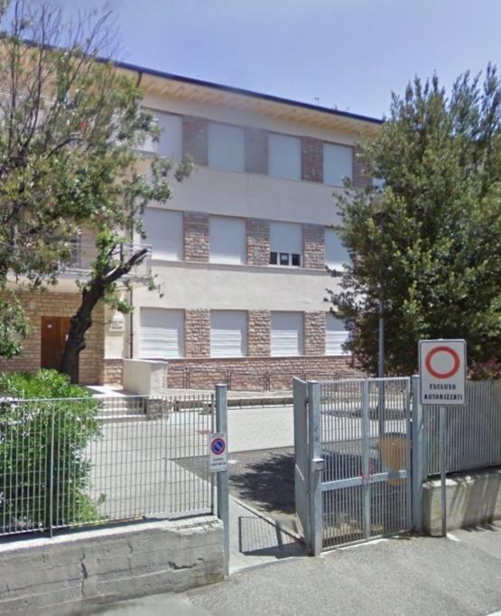 Rientro a scuola, va trovato lo spazio mensa per le medie 