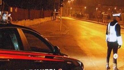 Graffi e spintoni ai carabinieri, due donne finiscono ai domiciliari