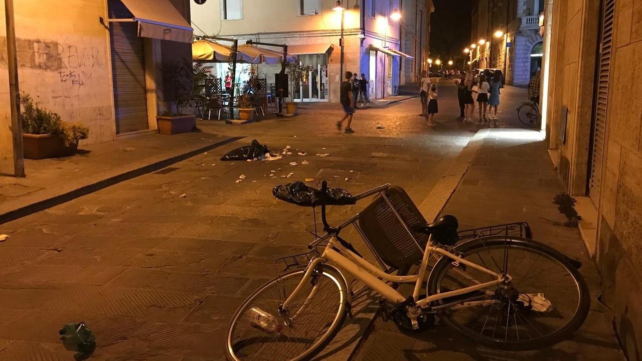 Rissa tra i passanti a Porta Nuova, un ferito: «Ci siamo dovuti rifugiare in un locale»