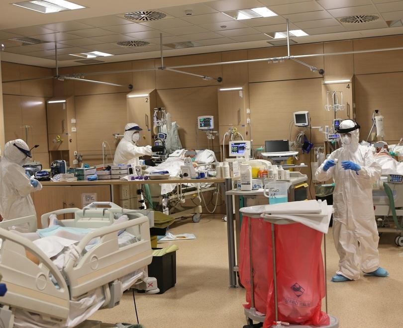 “Qui di Coviddi non ce n’è...”. È l’epoca del “deriso allarme” 