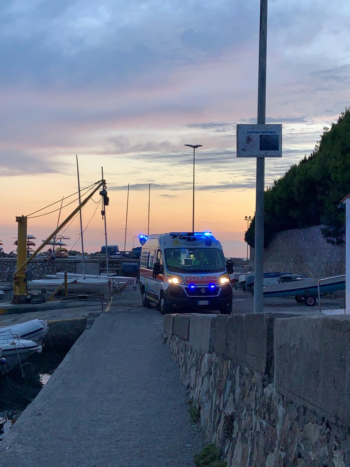L'intervento della Misericordia di Antignano a Quercianella (foto La Voce di Quercianella)