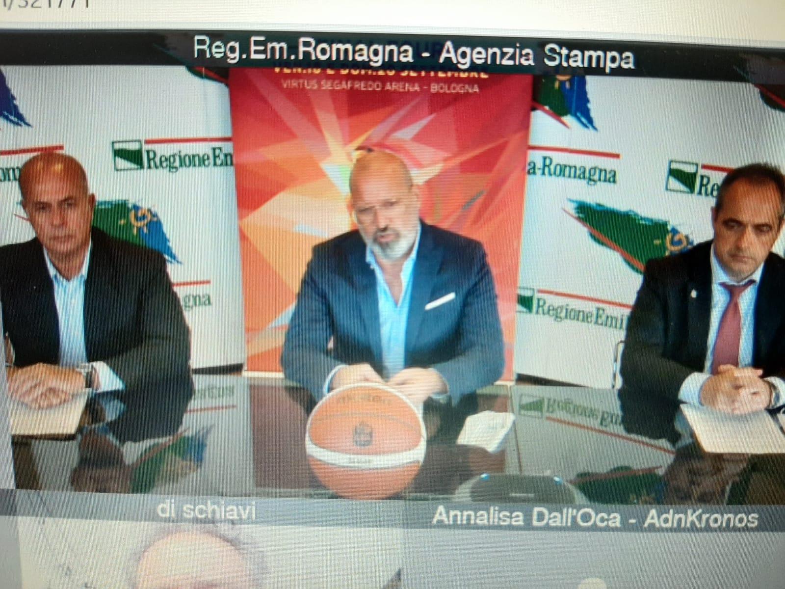 La presentazione della Supercoppa con il presidente della Lega basket Umberto Gandini, il presidente della Regione Stefano Bonaccini e il sottosegretario Gianmaria Manghi