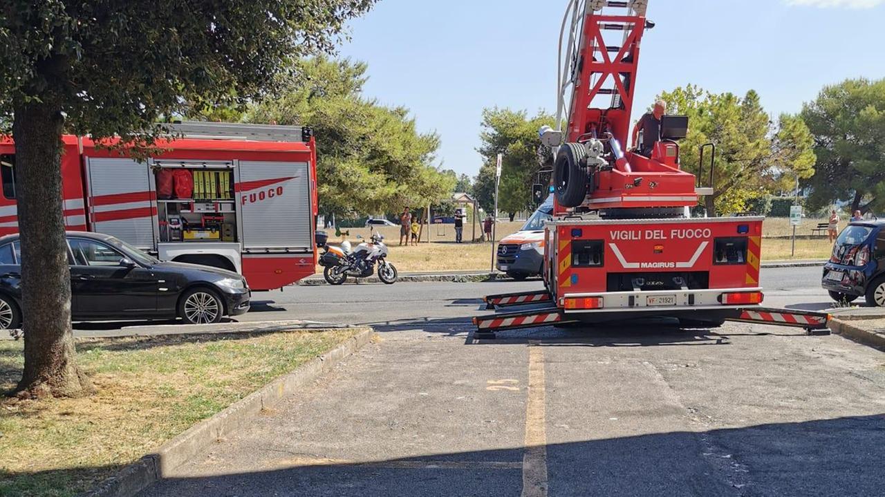 I vigili del fuoco in via Muratori
