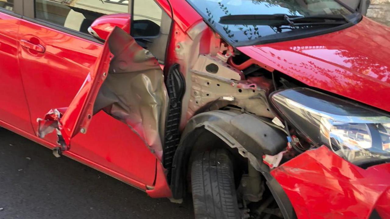 Danneggiata un’auto in sosta