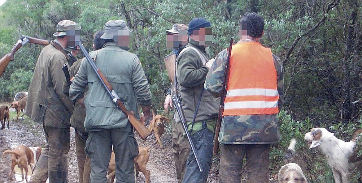 Un gruppo di cacciatori (Foto d’archivio)