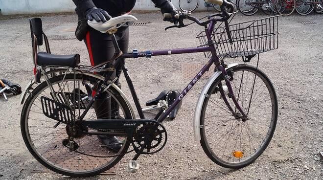 Ladro di bici riconosciuto grazie alla maglietta della Juventus 