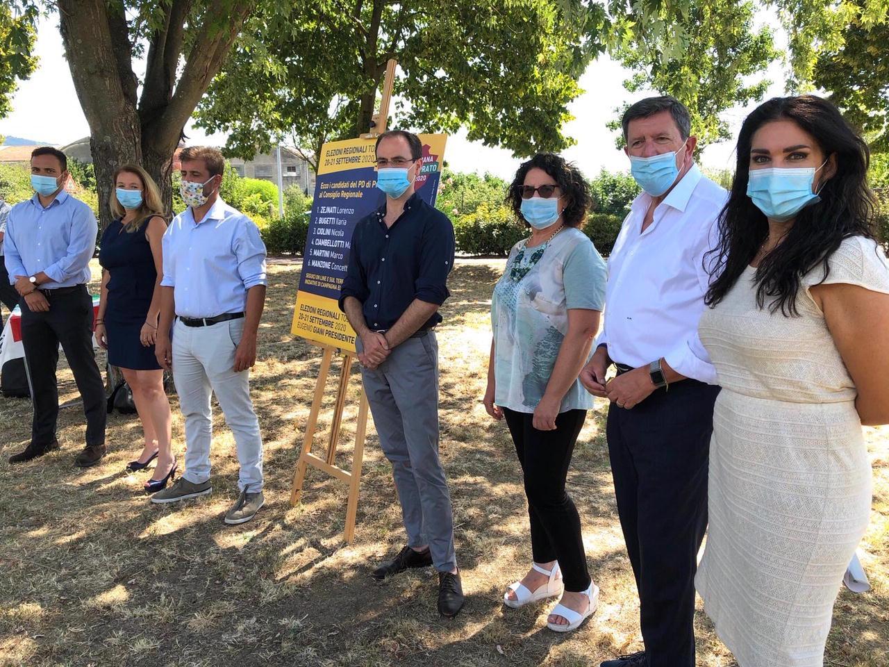 I sei candidati del Pd insieme al segretario provinciale Gabriele Bosi (foto Batavia)