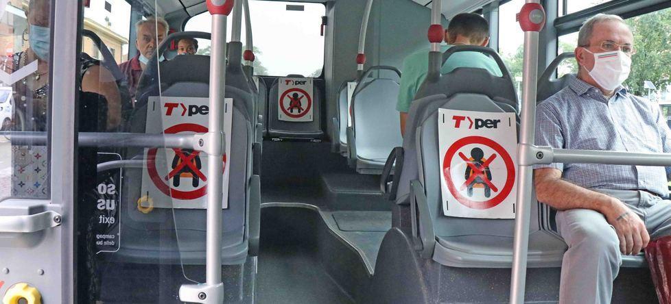 Modena, bus “dimezzati”: è caos, «Centinaia di studenti non troveranno posto» 