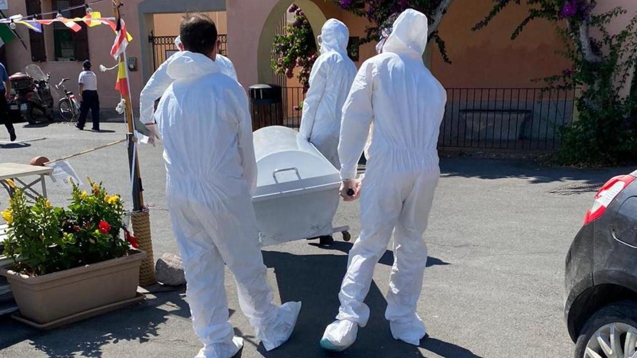 Il morto di Capraia è un docente 50enne di Genova