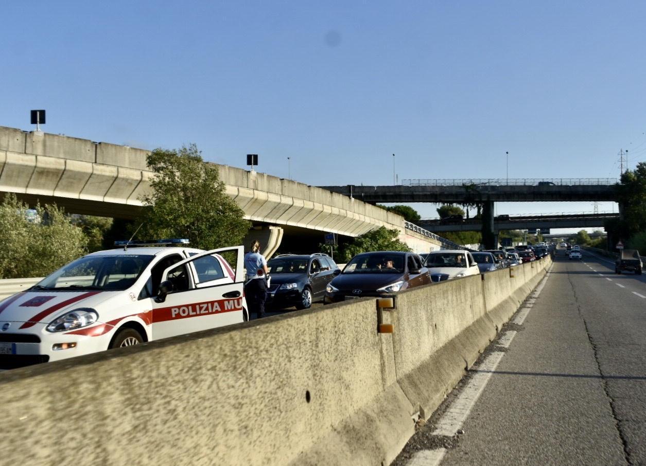 Si schianta sulla Variante Grave un 24enne in moto 